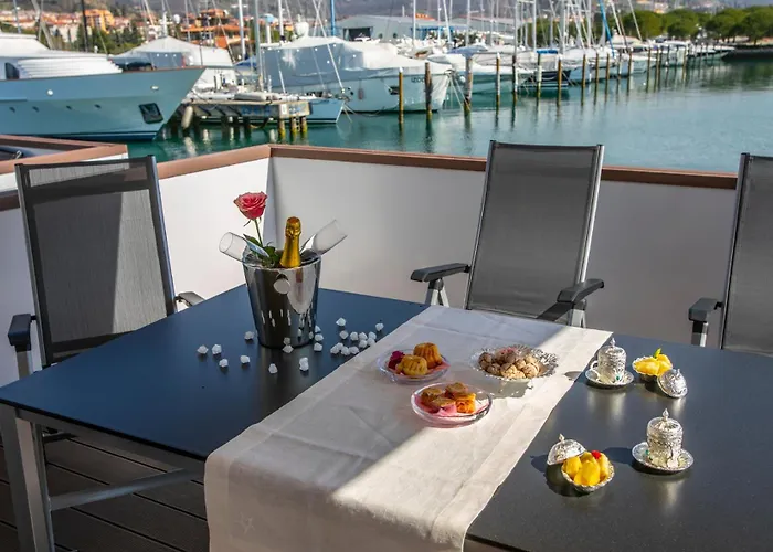 Floating Sea House Principessa