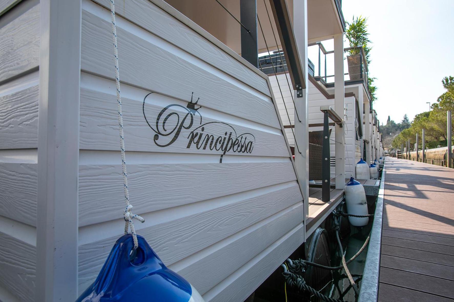 Floating Sea House Principessa